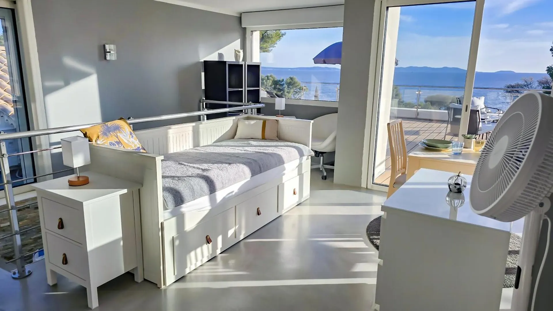 Villa Domaine Du Soleil, Vue Mer Avec Piscine Le Lavandou 0*,  France